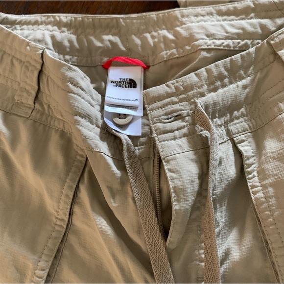 Womens North Face cargo pants size 8 - Picture 2 of 4